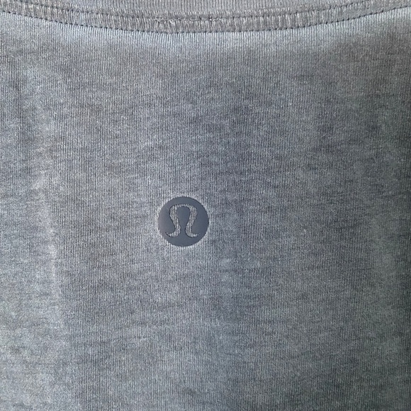 Lululemon Emerald long sleeve size 8 - Picture 3 of 3